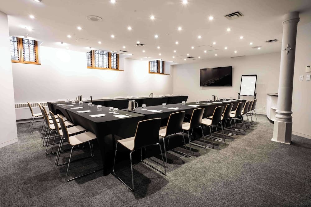 Meeting facility