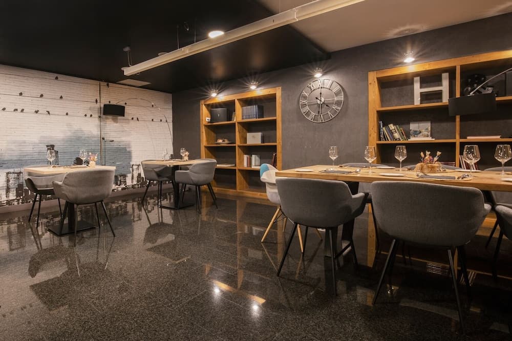 Snack bar