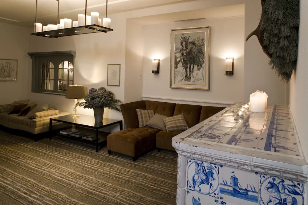 Lobby sitting area