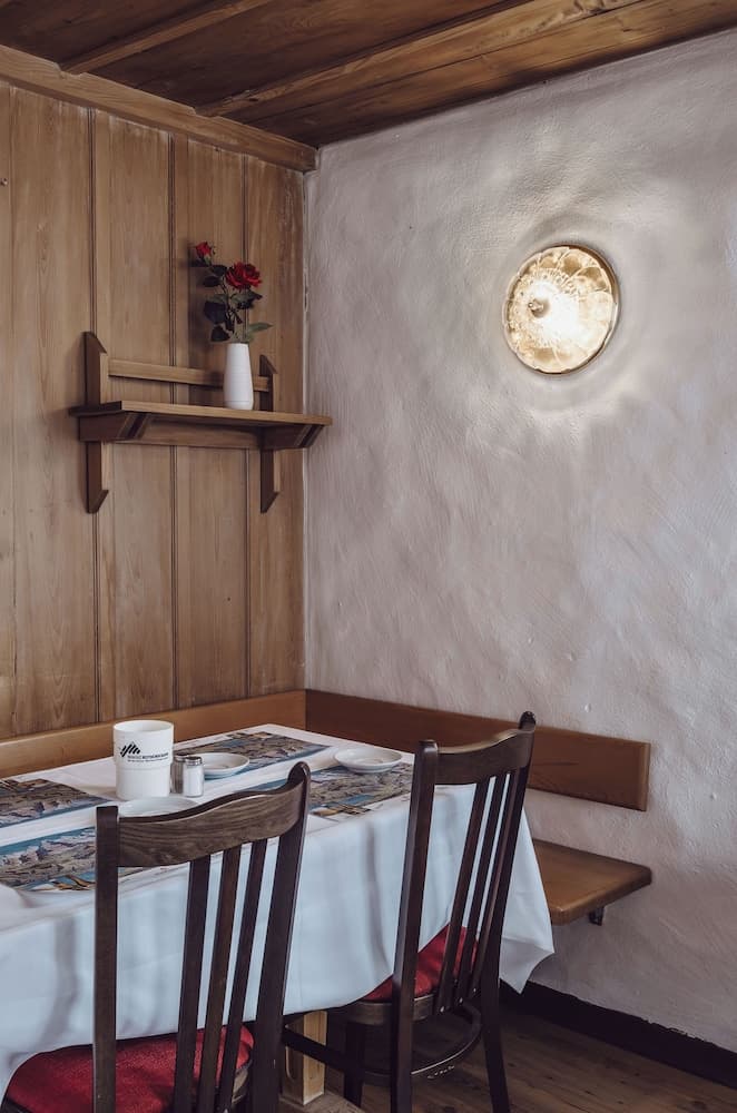 Breakfast area