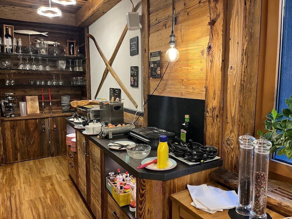 Breakfast area
