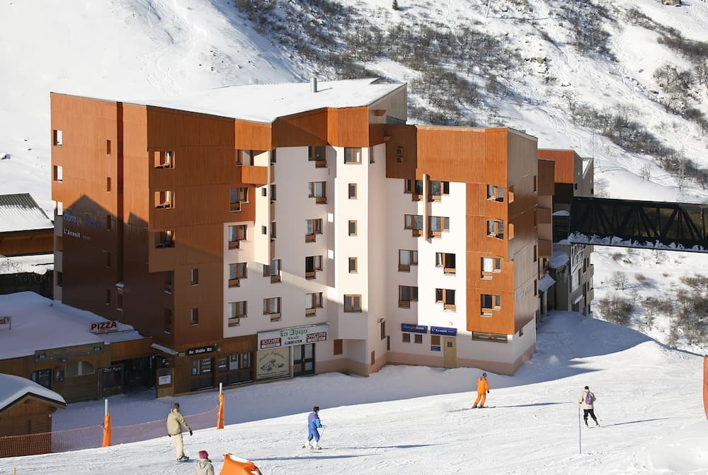 Snow and ski sports