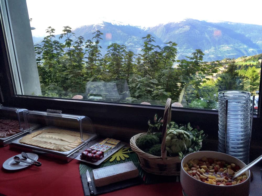 Breakfast area