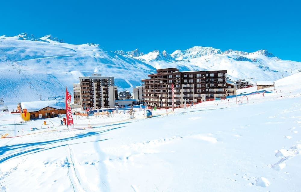 Skiing