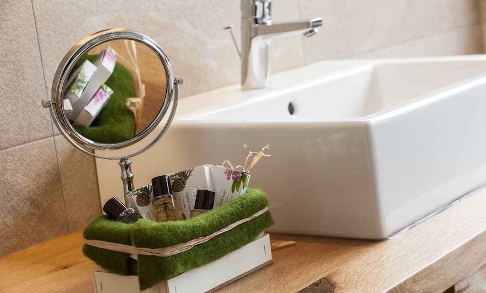 Bathroom sink