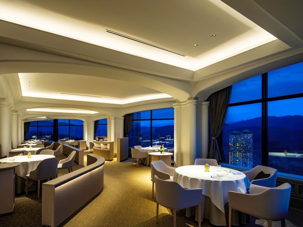 Couples dining