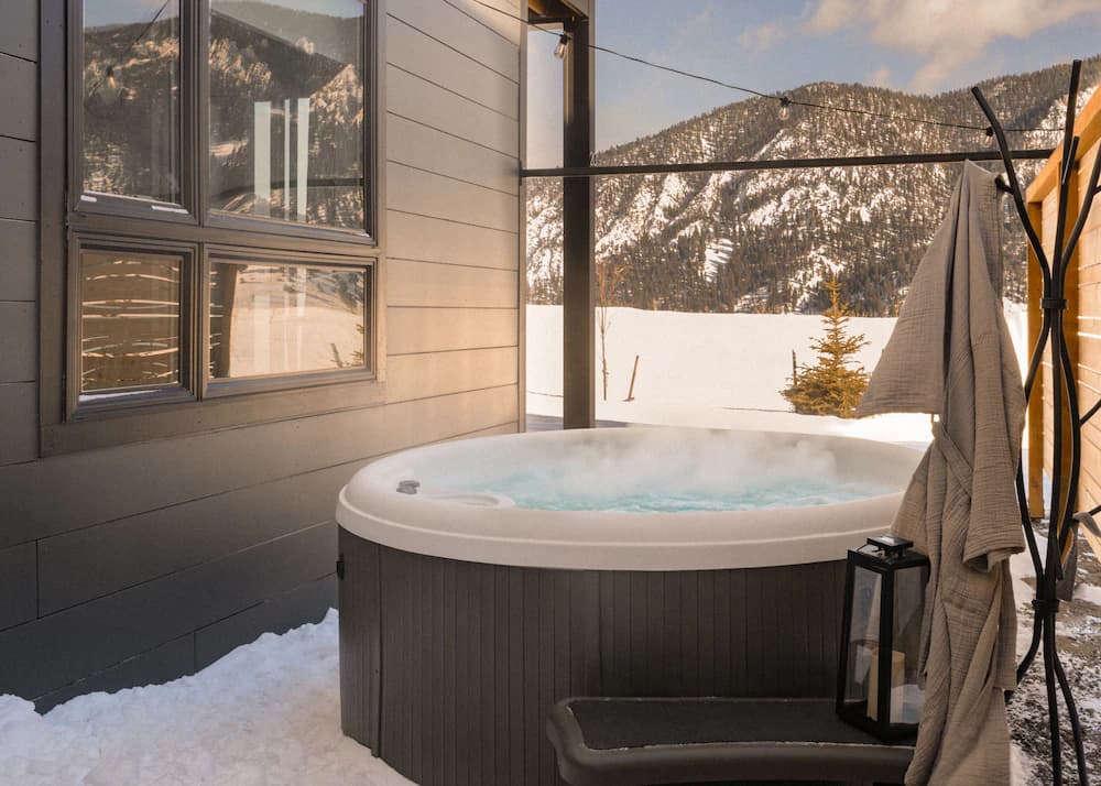 Private spa tub
