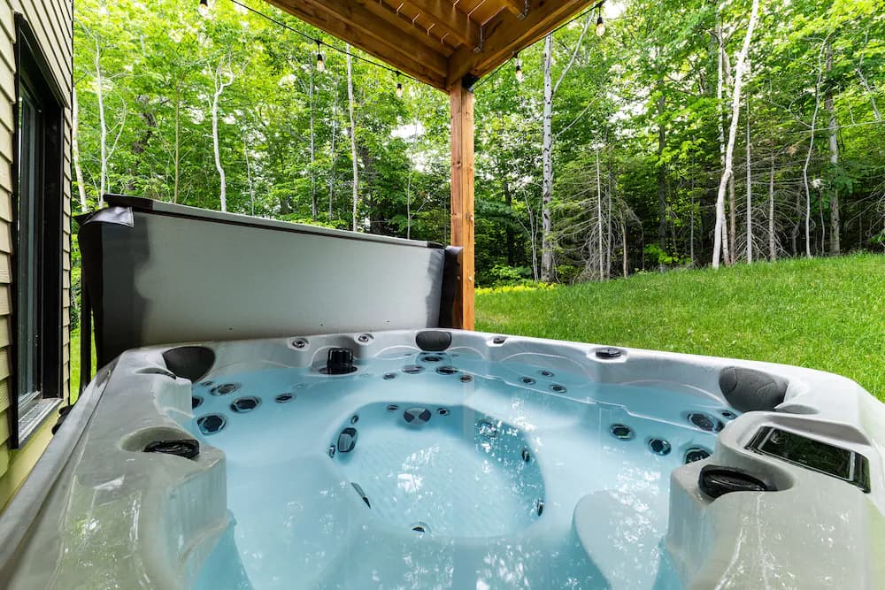 Private spa tub