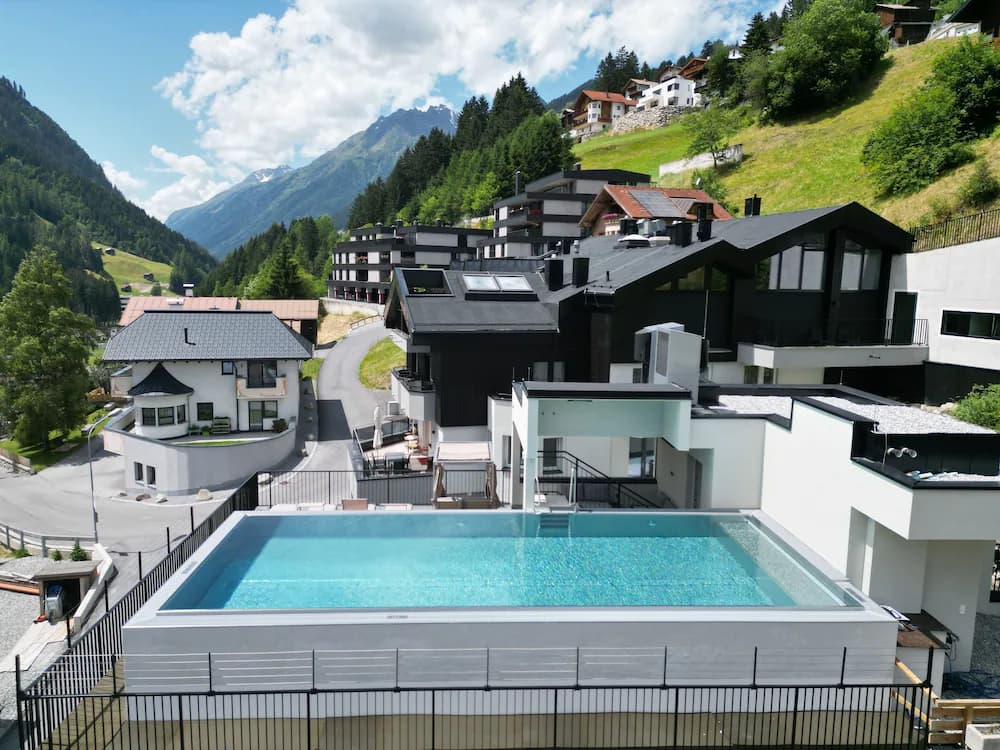 Rooftop pool