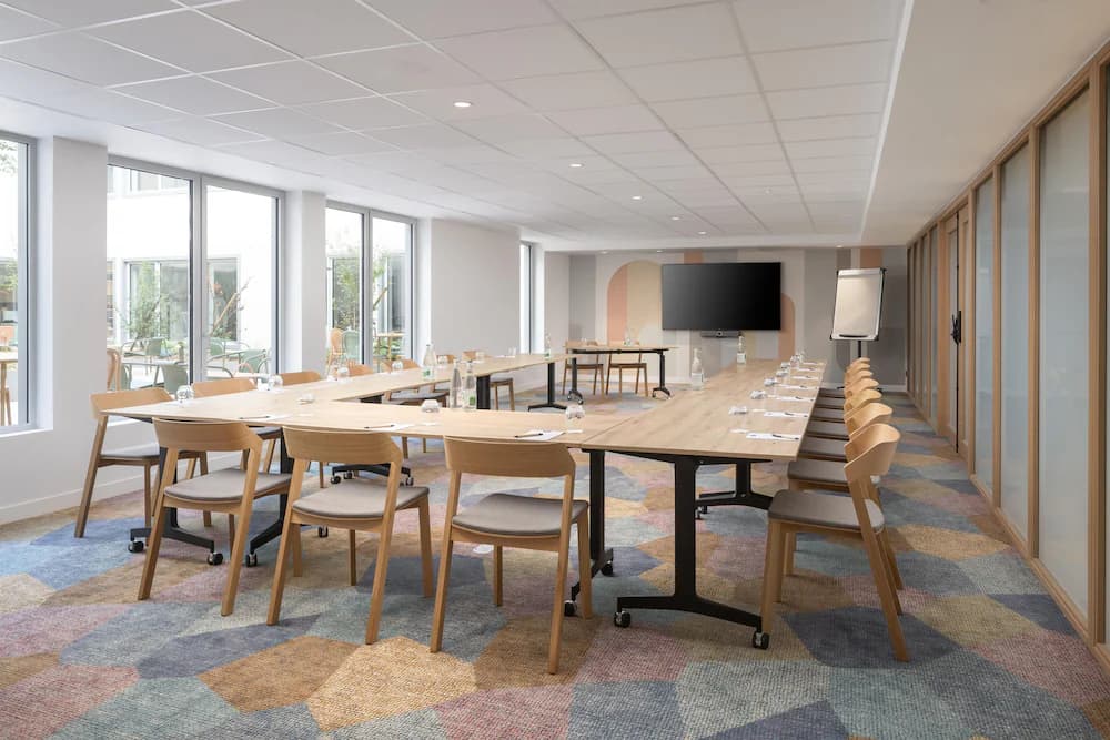 Meeting facility