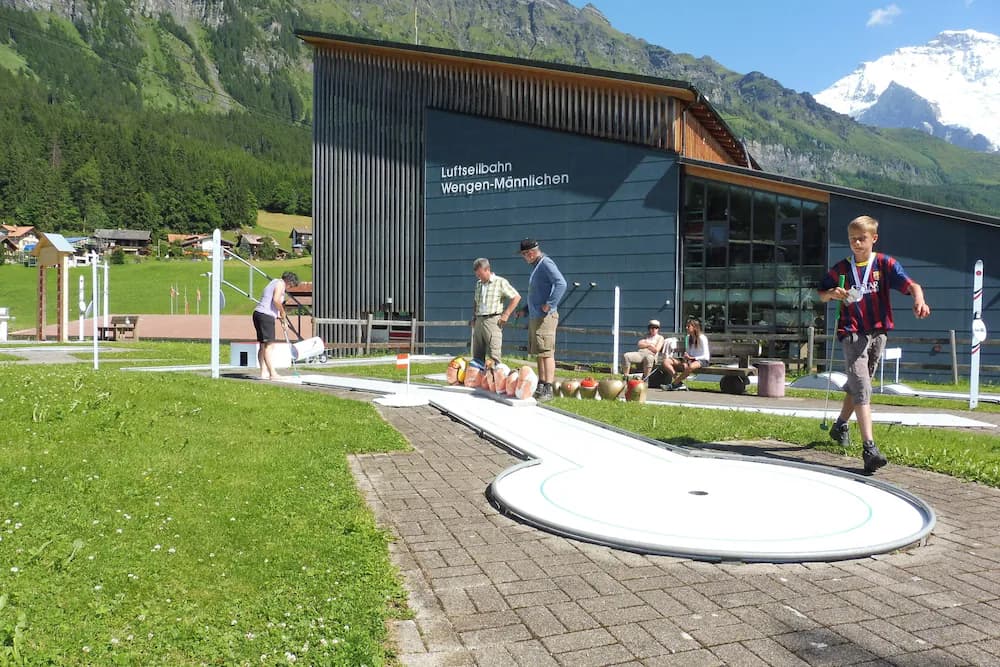 Mini-golf