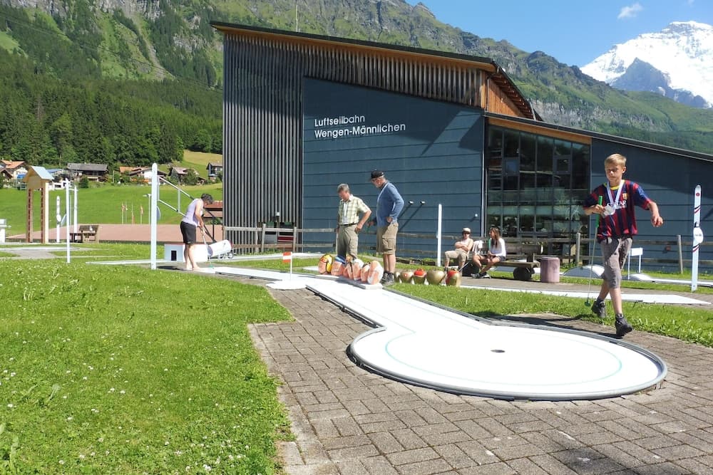 Mini-golf