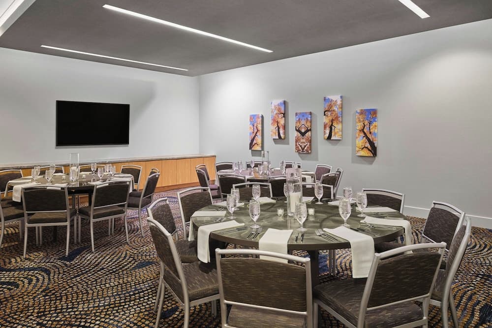 Meeting facility