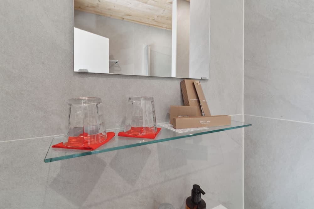 Bathroom amenities