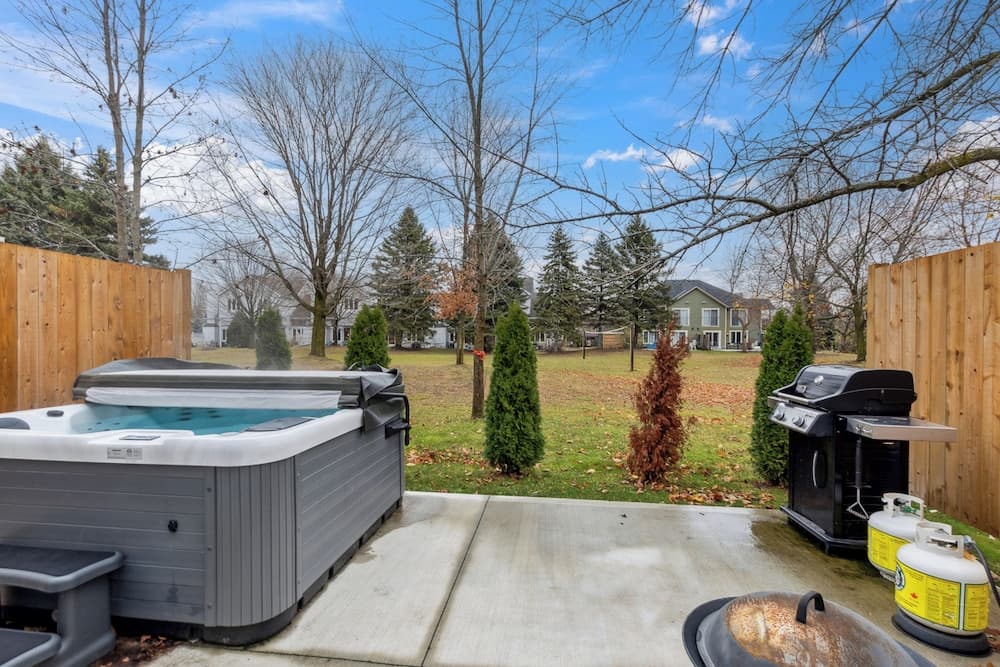 Private spa tub