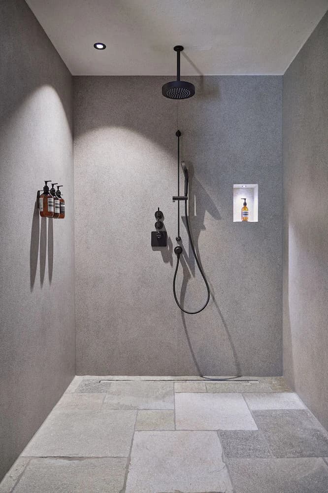 Bathroom shower