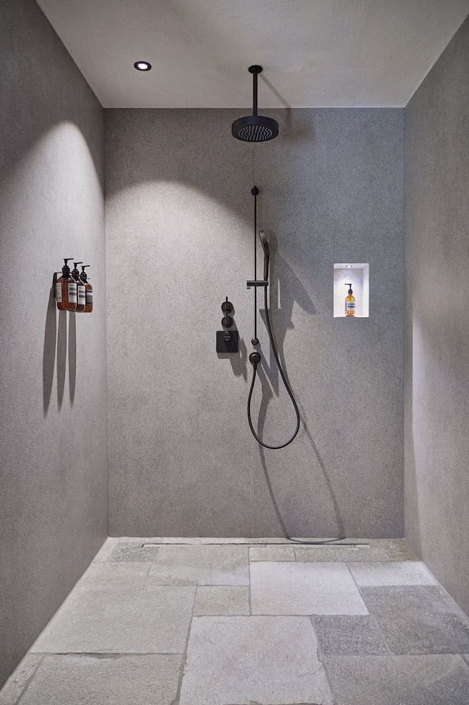 Bathroom shower