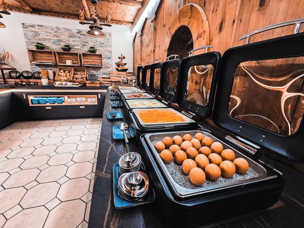 Breakfast buffet