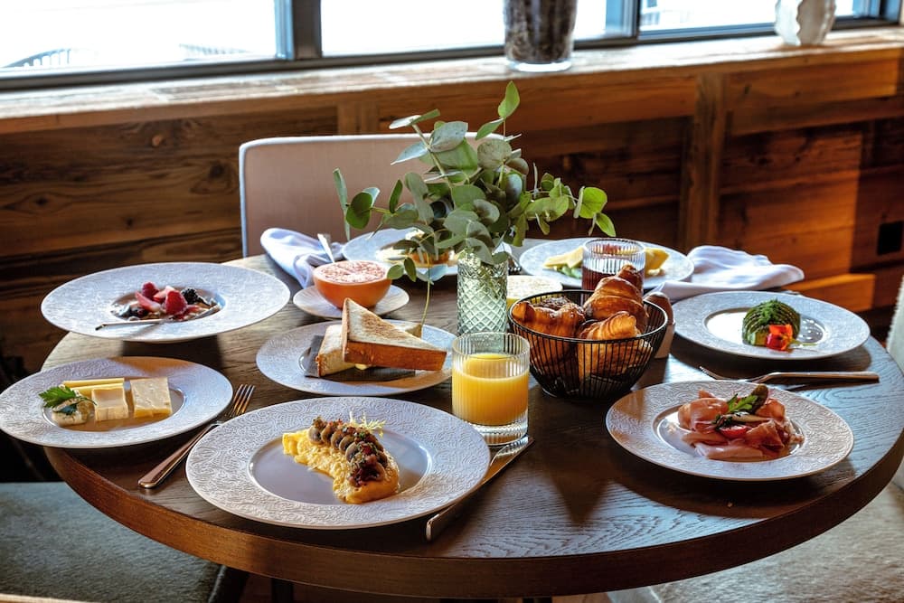Breakfast buffet
