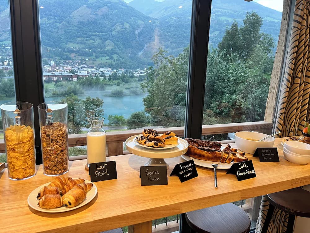 Breakfast buffet