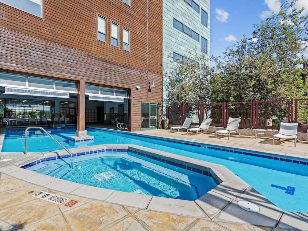 Indoor/outdoor pool