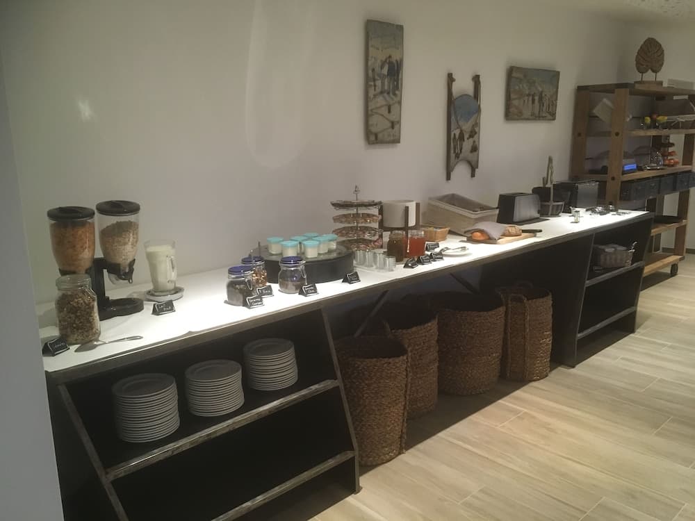 Breakfast buffet