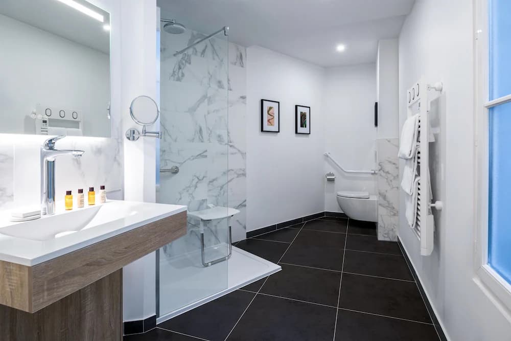 Bathroom shower