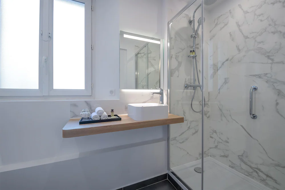 Bathroom shower