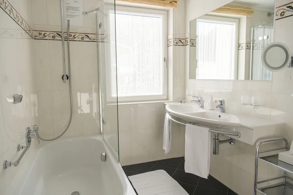 Bathroom amenities