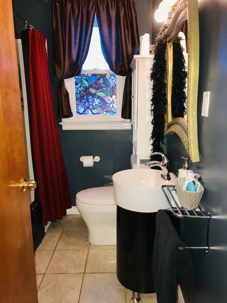 Bathroom sink