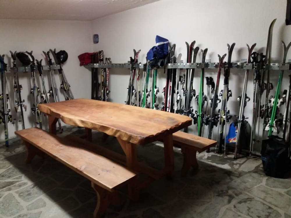 Snow and ski sports