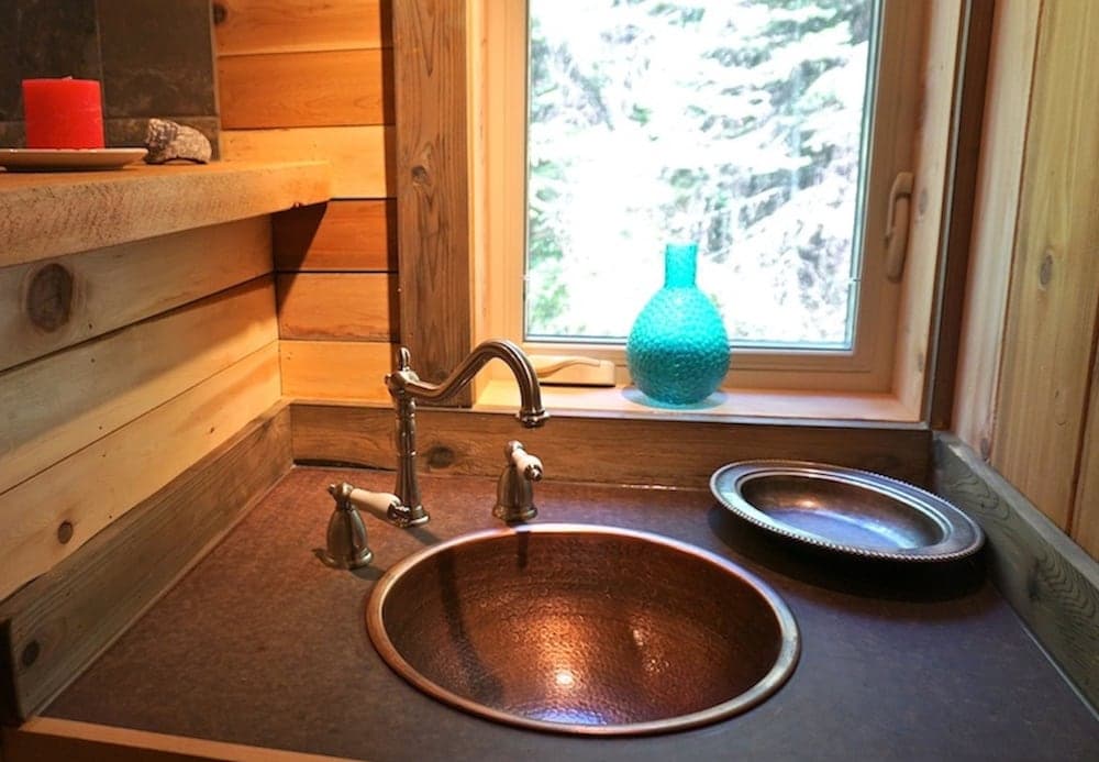 Bathroom sink