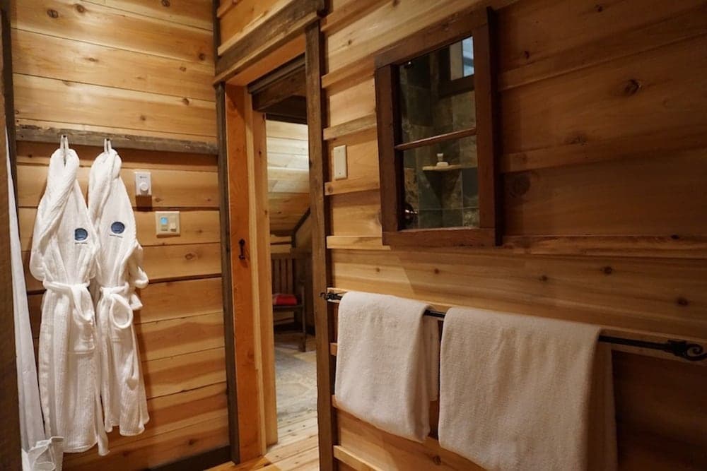 Bathroom amenities