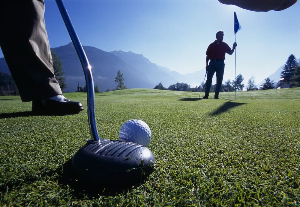Mini-golf