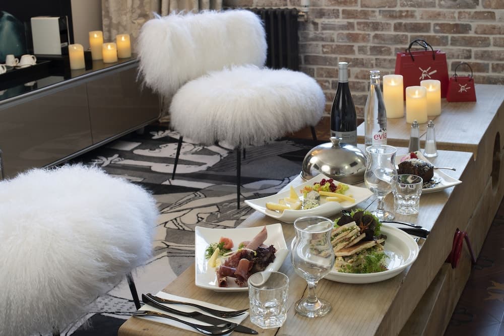 Room service - dining