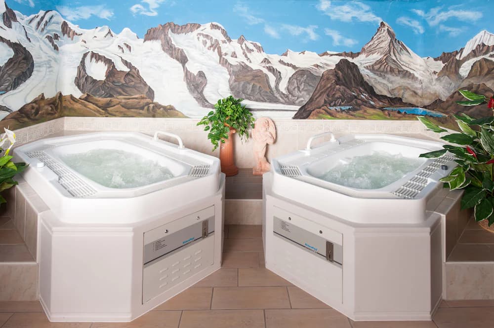 Indoor spa tub