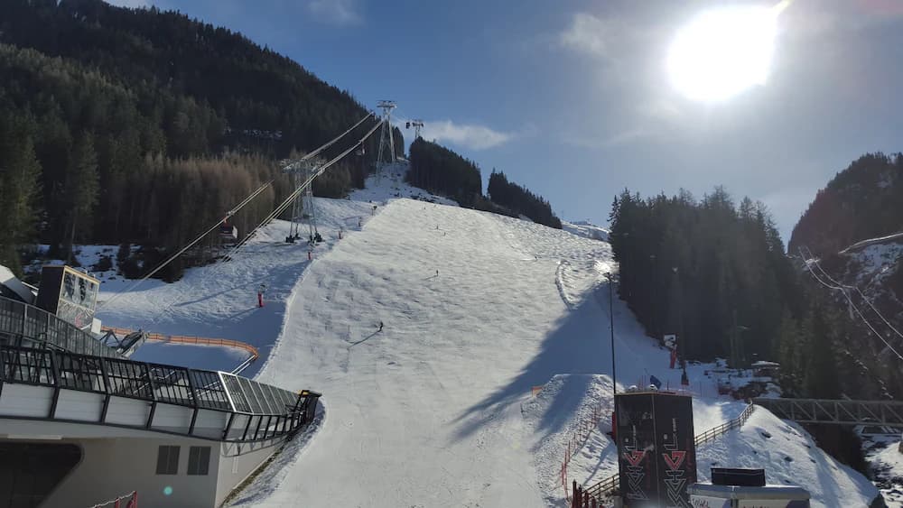 Snow and ski sports