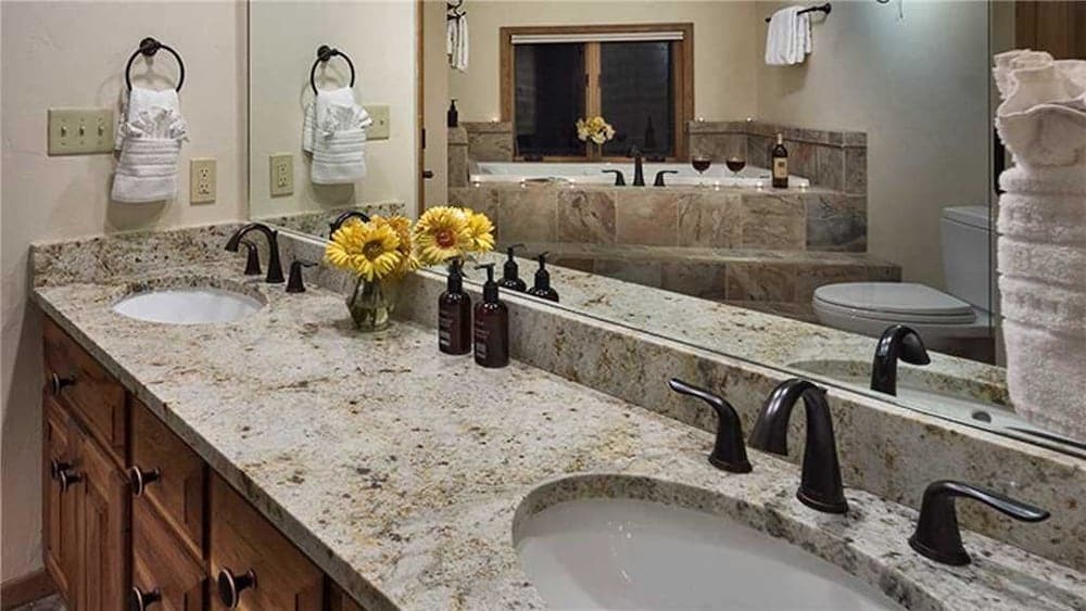 Bathroom sink