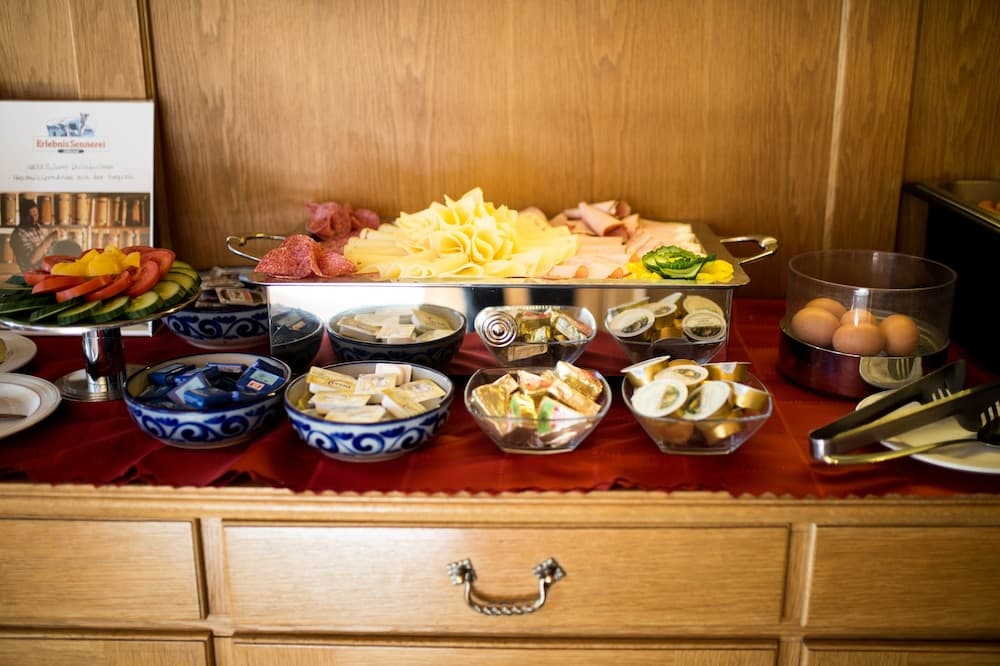 Breakfast buffet