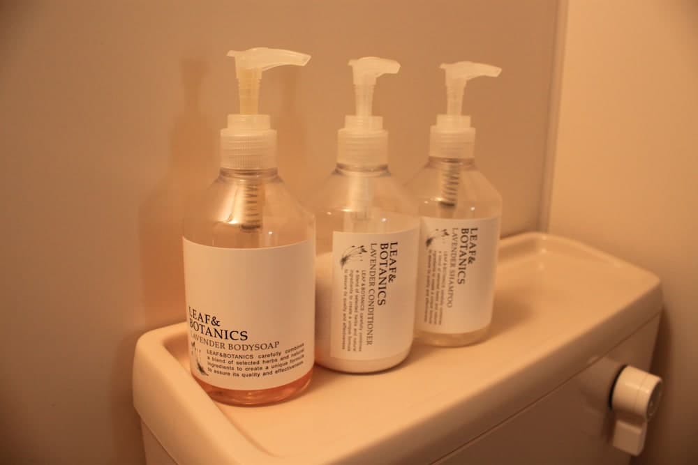 Bathroom amenities