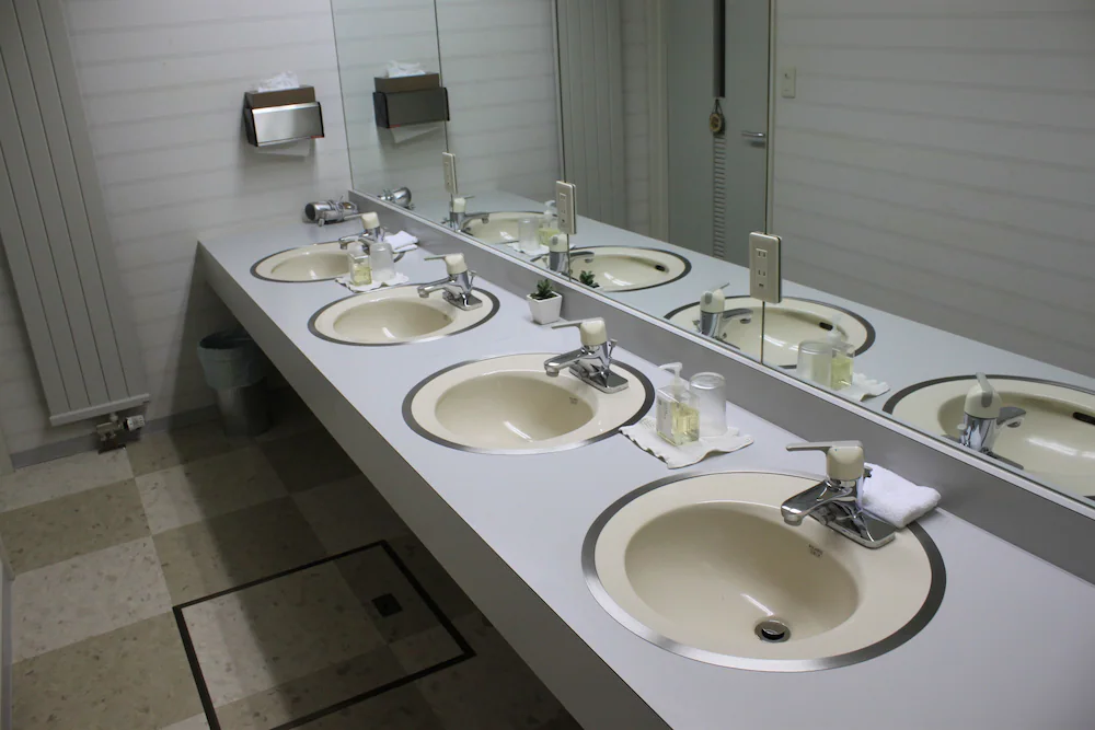Bathroom sink