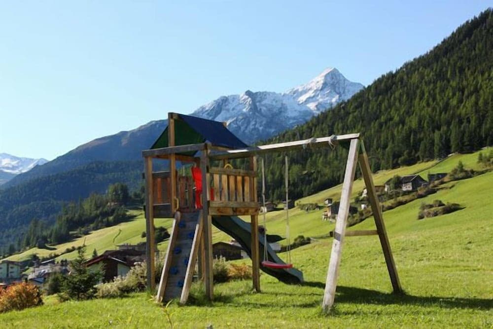 Children's play area - outdoor
