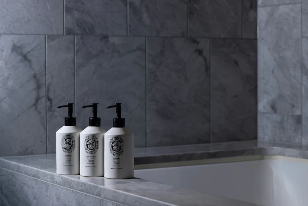 Bathroom amenities