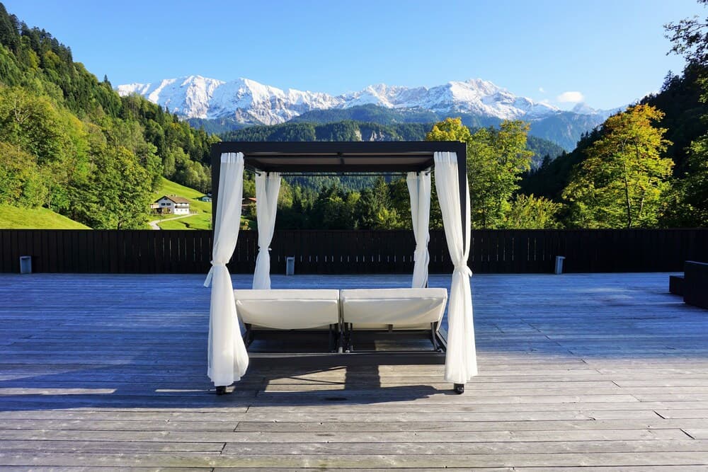 Sundeck