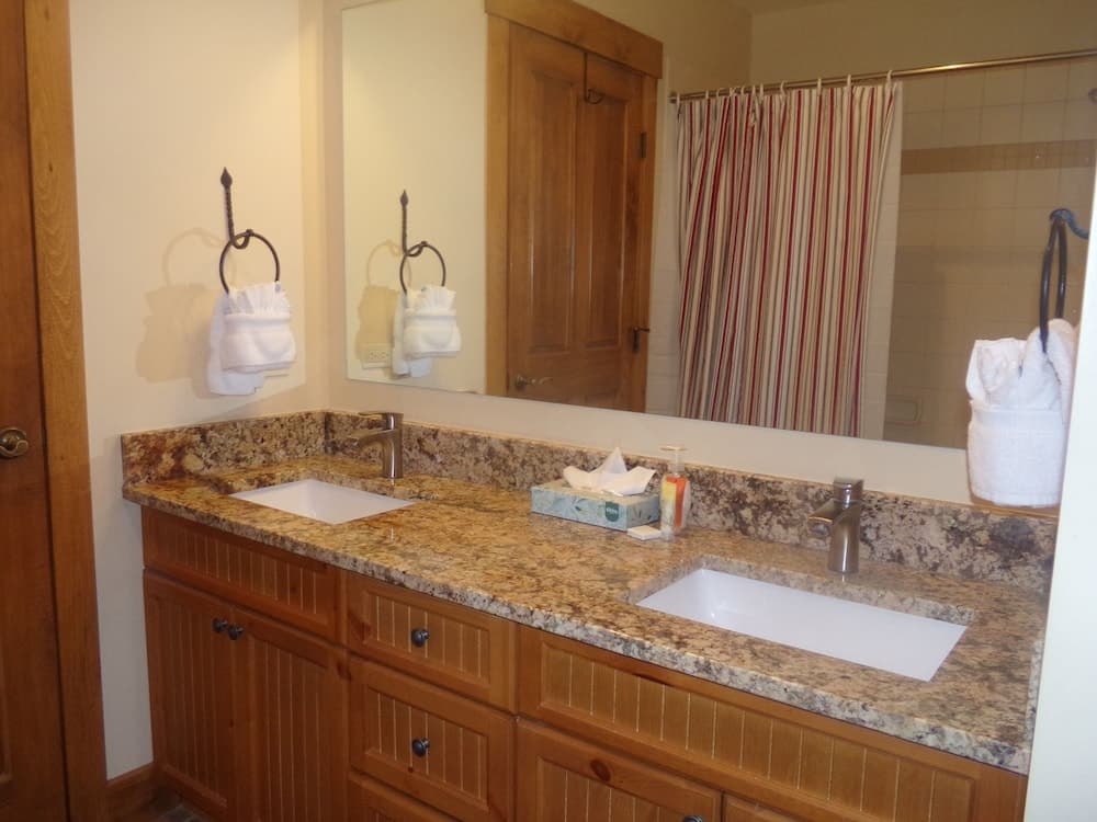 Bathroom sink