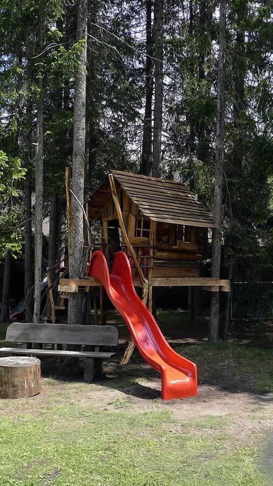 Children's play area - outdoor