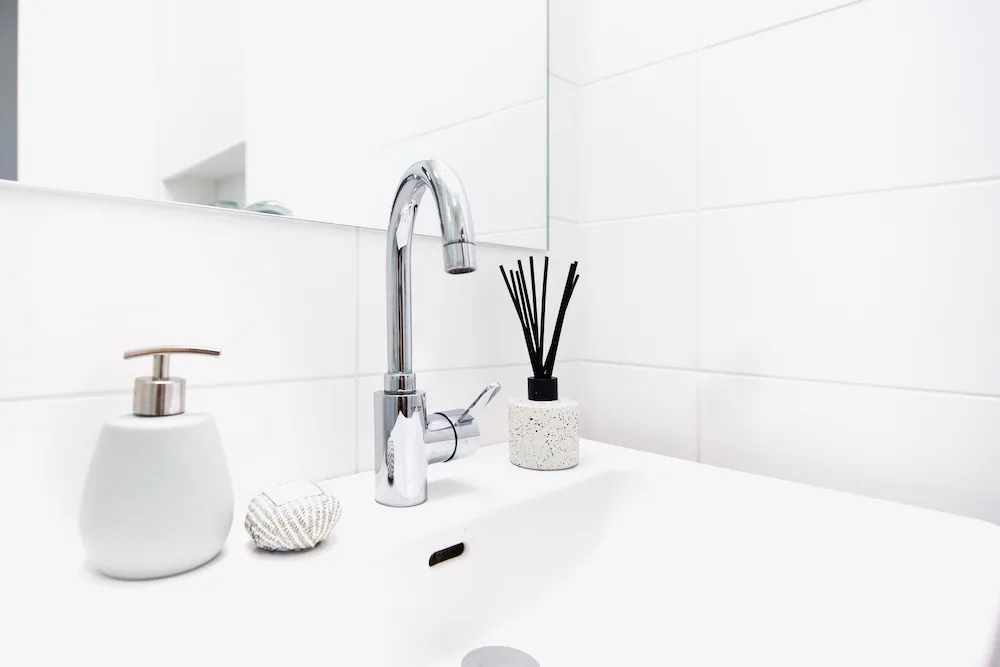 Bathroom sink