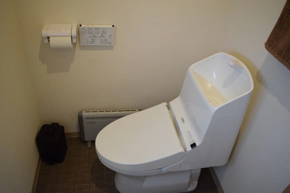 Bathroom amenities