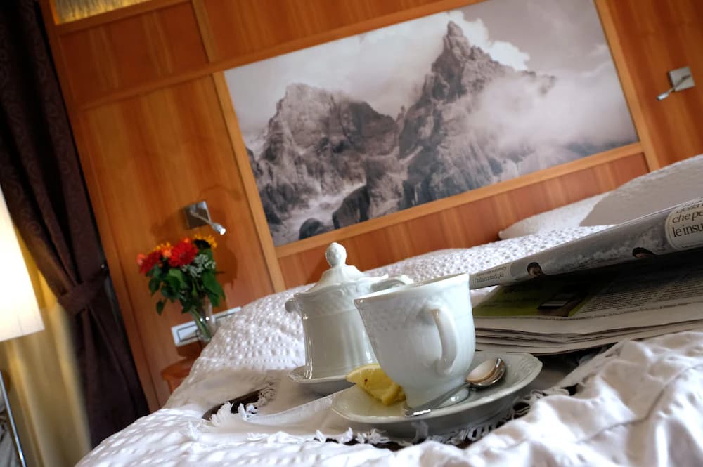 Room service - dining