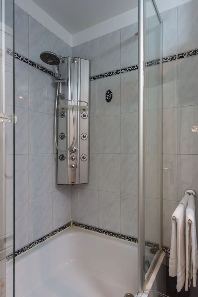 Bathroom shower